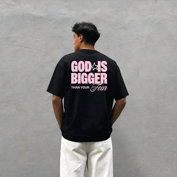 God Is Bigger - Oversized T-shirt